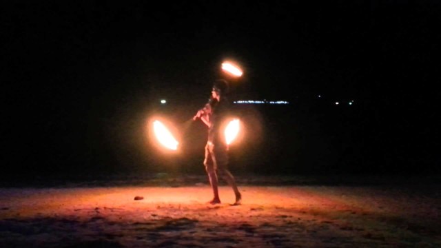 Ruby Phonngo – 3 fire poi 2013