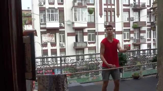 Dima – Wall plane juggling on a narrow balcony
