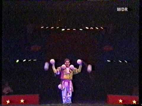 Ruslan Fomenko – 5 Meteor Juggling (2008)